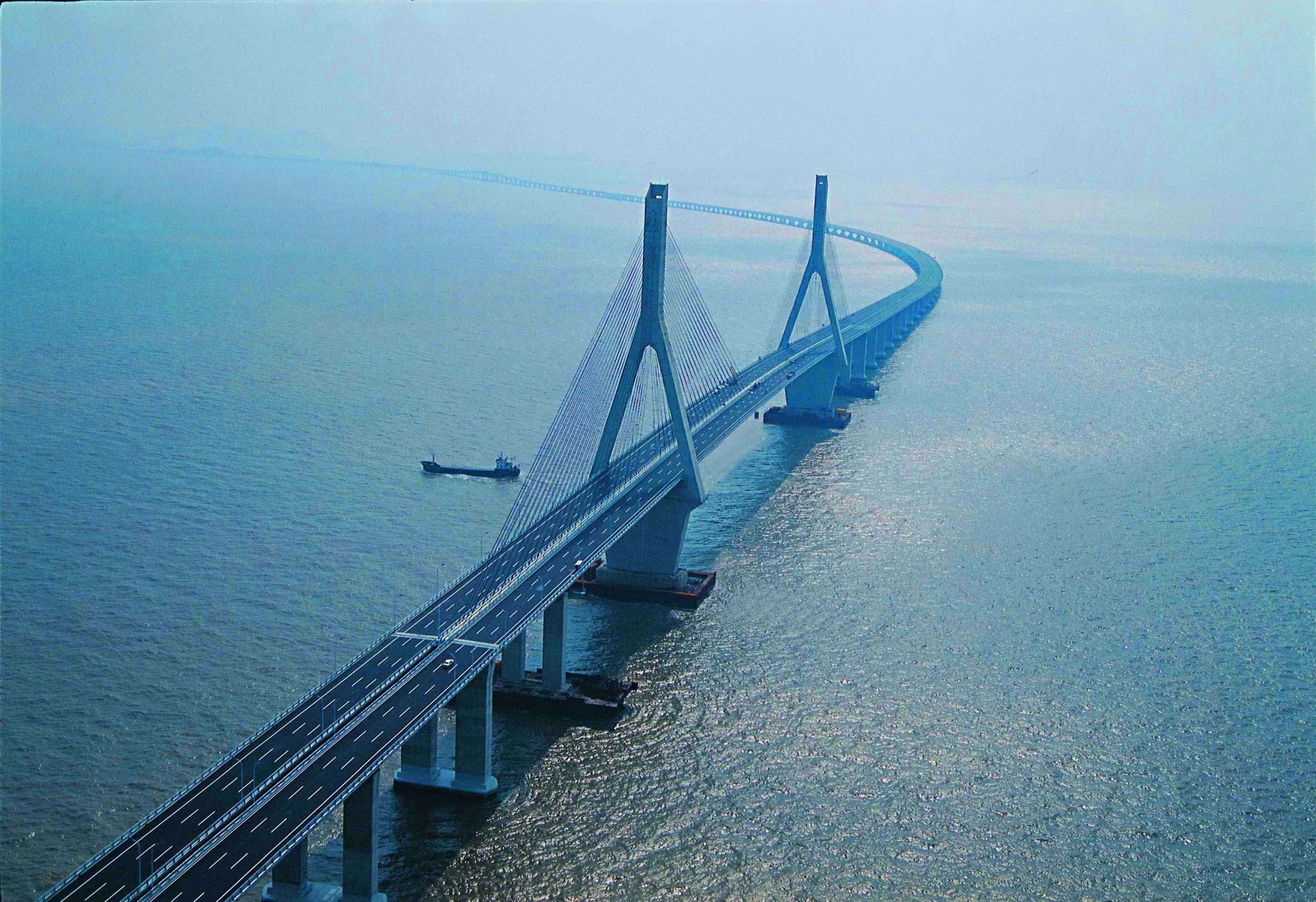 中国桥梁排名前十名(盘点中国十大超级桥梁工程)插图2