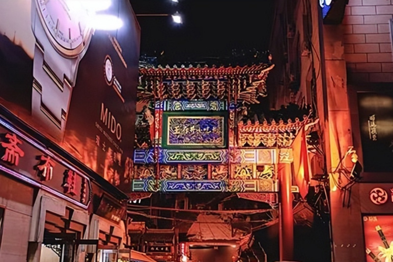北京小吃街排行榜前十名，北京旅游必去的十个美食街(附2023年最新排行榜前十名单)