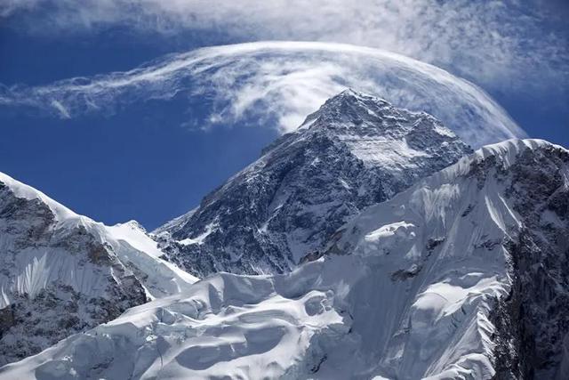 世界上最高的十大山峰，喜马拉雅山十大山峰(附2023年最新排行榜前十名单)