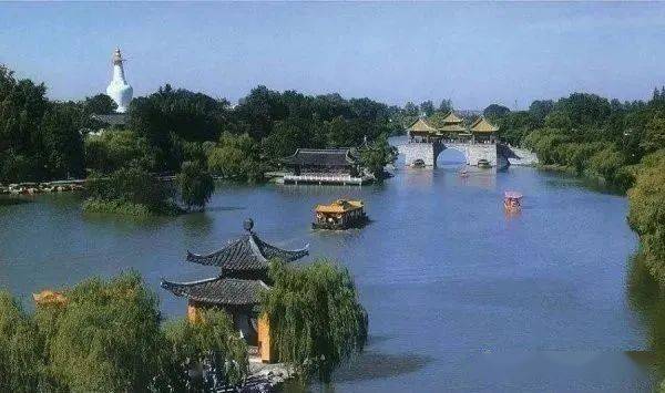 中国著名的十大湖泊(最著名的湖湖泊前十名)插图6