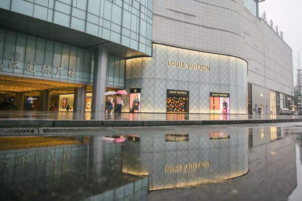 武汉十大购物中心，武汉10个大型购物场所排名(附2023年最新排行榜前十名单)